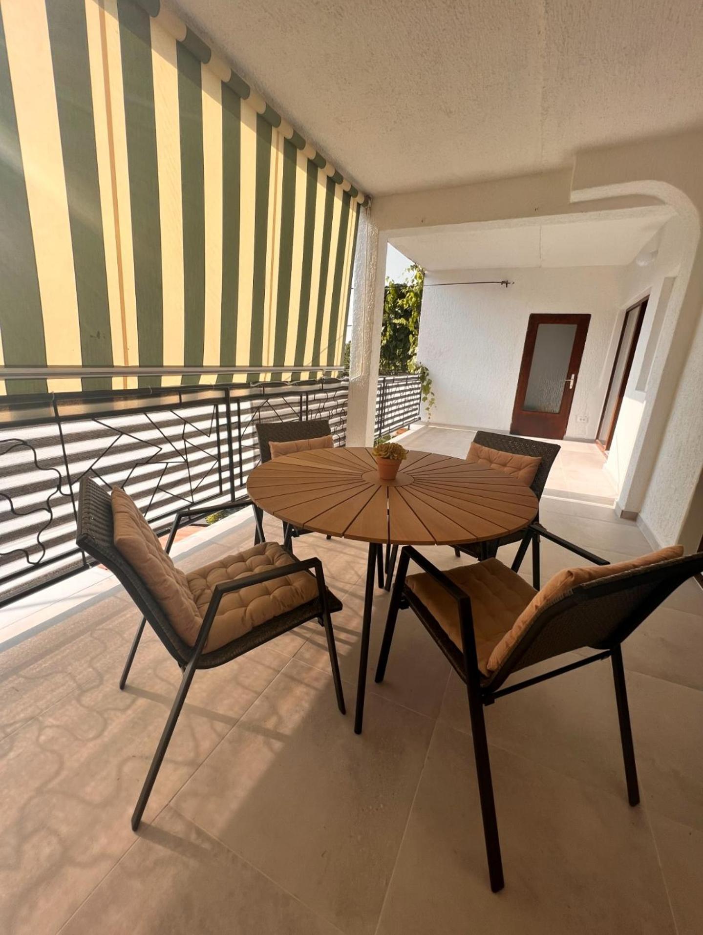 Mila Holiday Apartments Porec Esterno foto